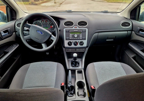 Ford Focus cena 11900 przebieg: 204000, rok produkcji 2006 z Radom małe 667